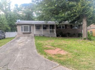 796 Robin Dr SE, Conyers, GA 30094
