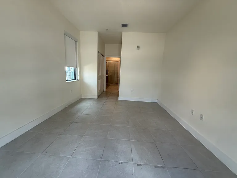 8201 NW 41st St #412 — Photo 7