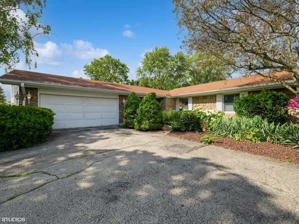 3460 Whirlaway Dr, Northbrook, IL 60062