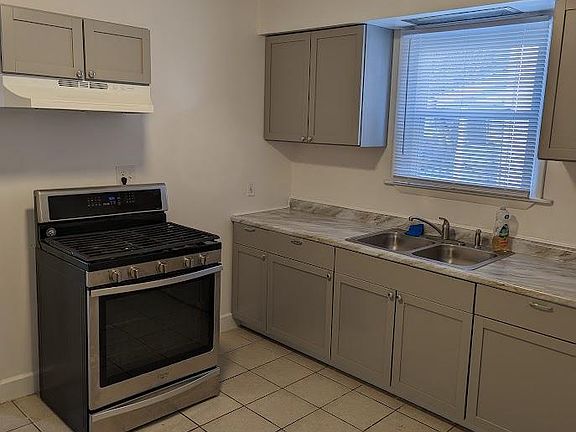 5th image of 56 E Mapledale Ave