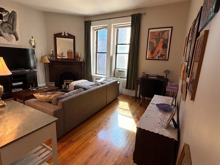 270 Dartmouth St #3 — Photo 2