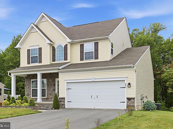 5th image of 675 Harvest Grove Trl