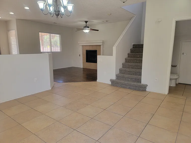 2202 Margarita Dr SE — Photo 6