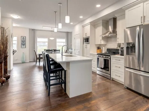 165 E Sundown Rd, Cochrane, AB T4C 2M5