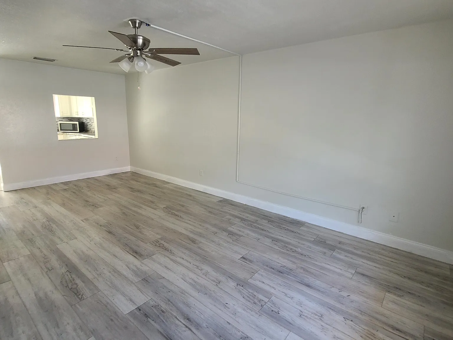 2 bed, 1.5 bath, 1024 sqft, $1,600 — Photo 2