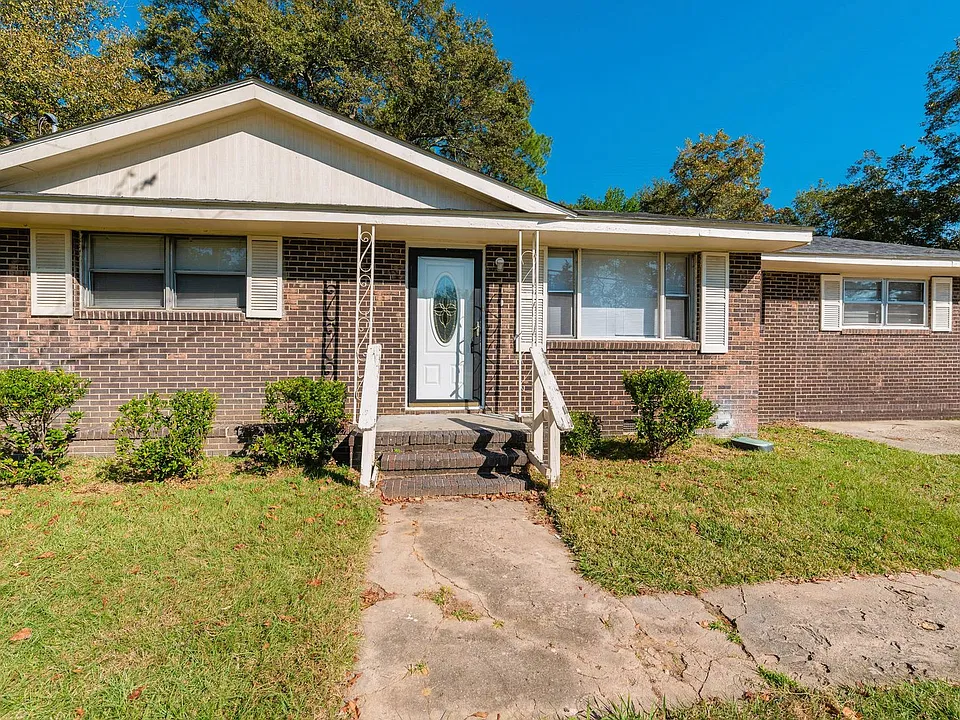 2211 Ruby Dr