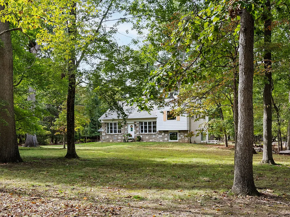 601 Cathcart Rd