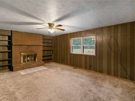2nd image of 23720 Woodruff Cir