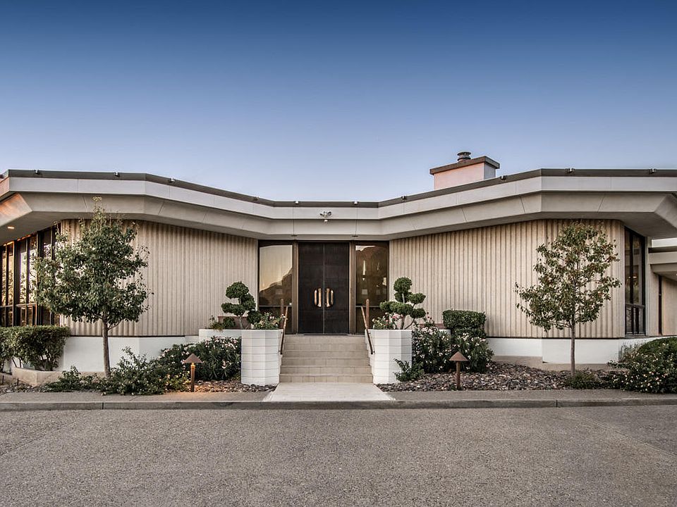1st image of 6009 Pinehurst Dr