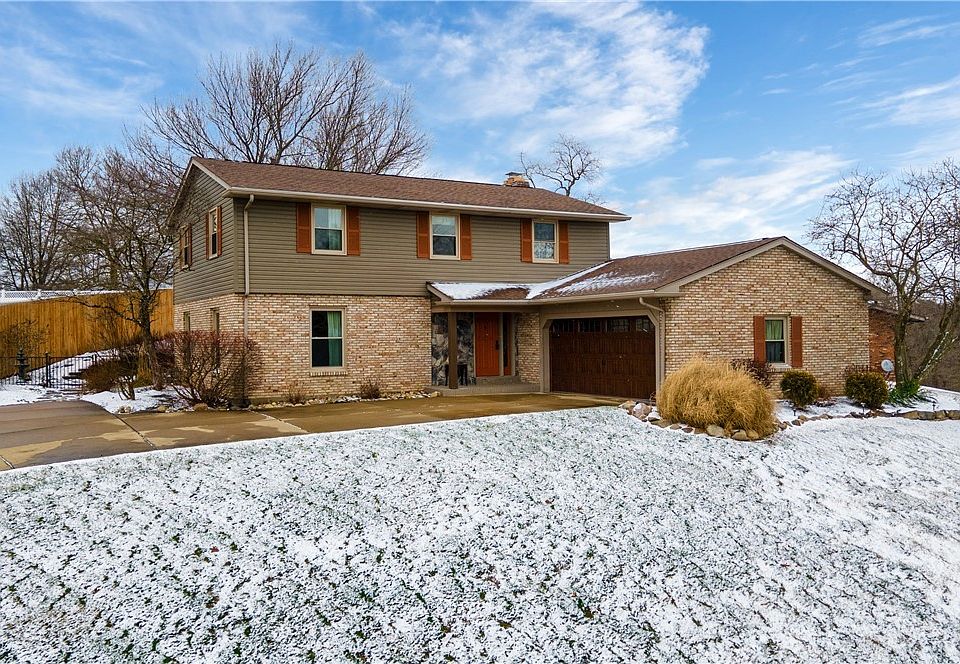 1st image of 124 Hiddenwood Dr