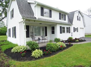 6233 Bartz Rd, Lockport, NY 14094