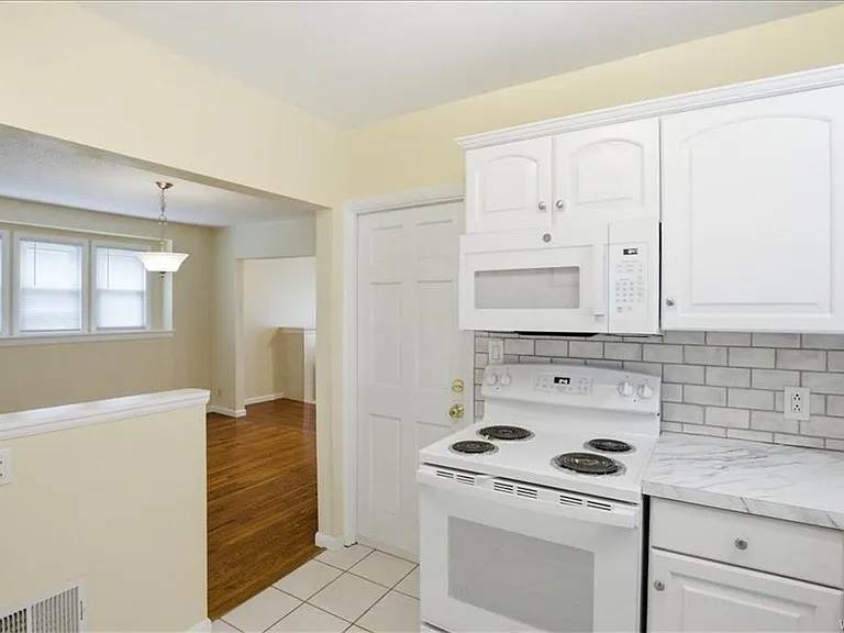 315 Crestwood Ave #2 — Photo 6