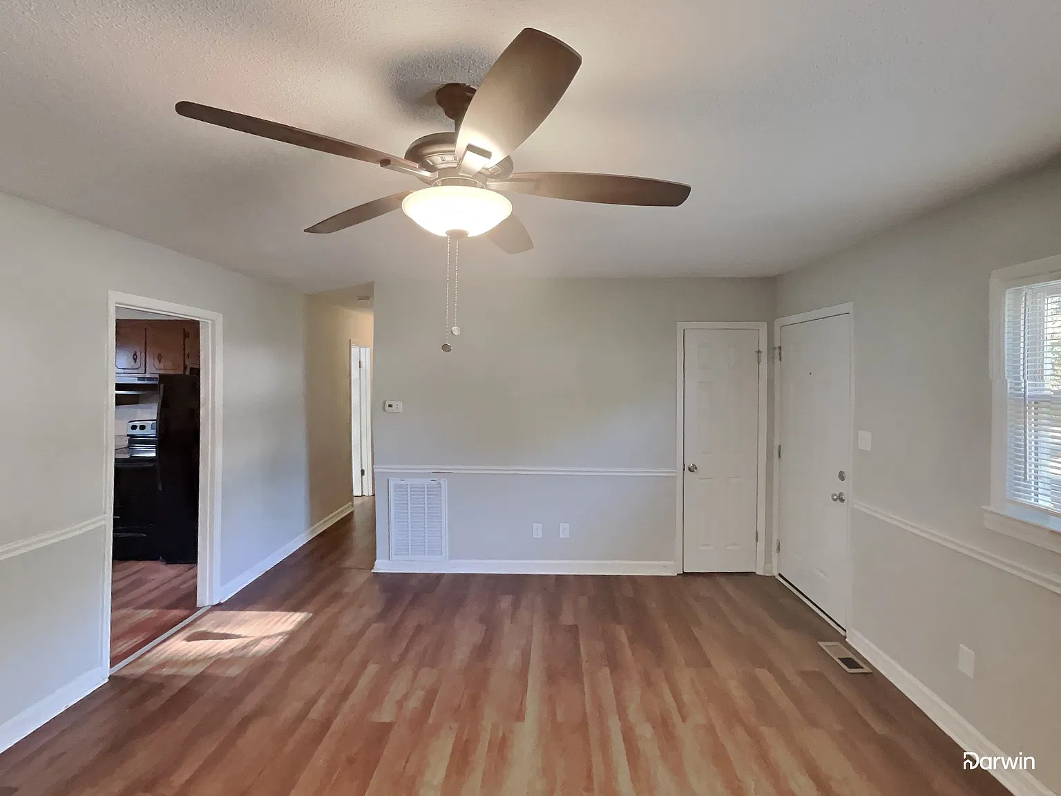 3 bed, 1.0 bath, 1145 sqft, $1,500 — Photo 3