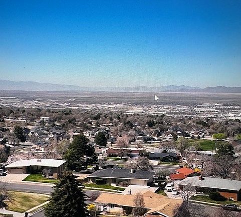 5th image of 610 Meadowlark Ln