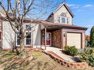 1201 Trinity Dr, Carol Stream, IL 60188