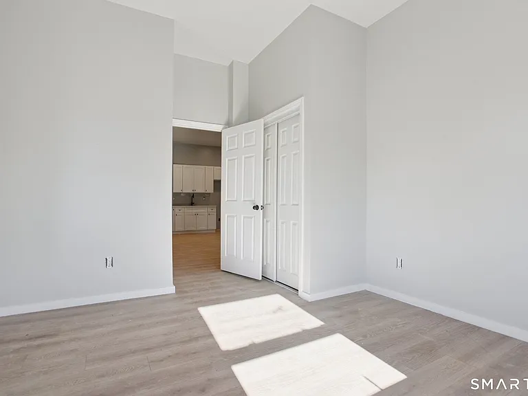 219 Bank St #3 — Photo 23