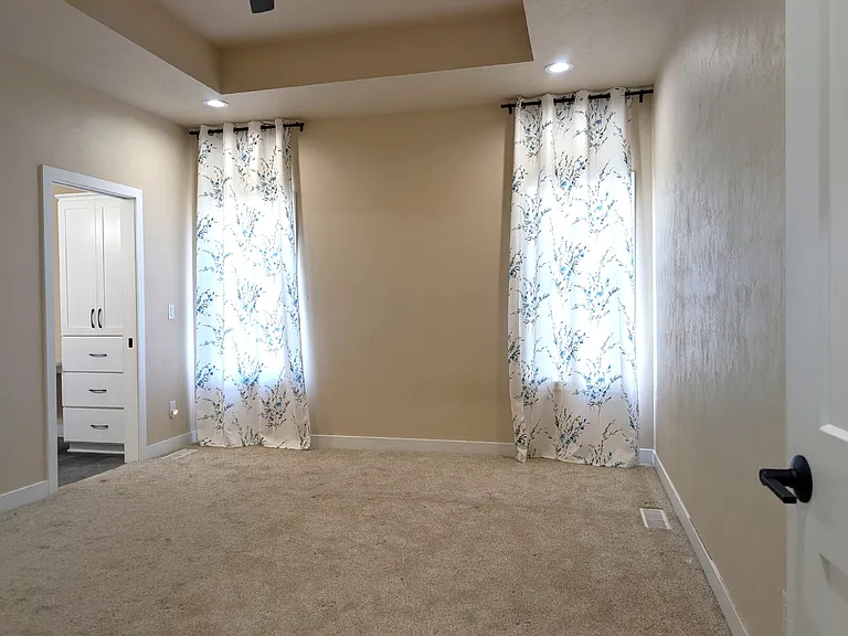 N8739 Connor Cir — Photo 34