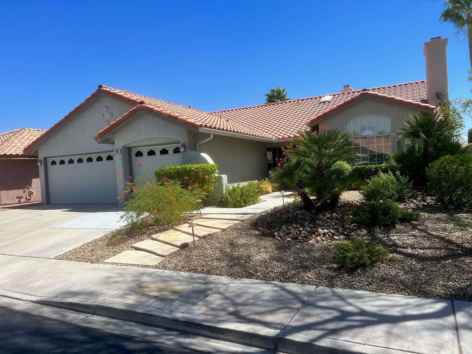 4 bed, 2393 sqft, $2,950 — Photo 2