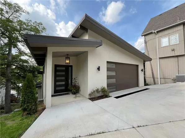 53 Z St, Lake Lotawana, MO 64086