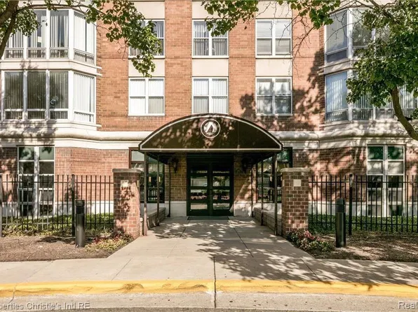250 E Harbortown Dr, Detroit, MI