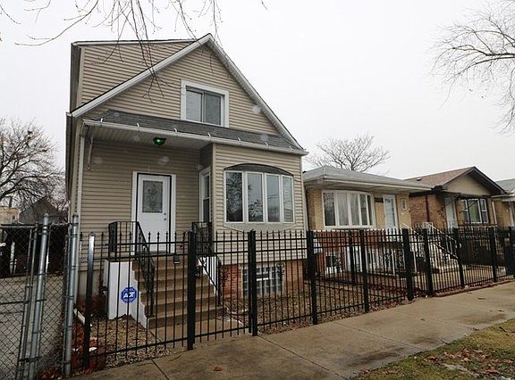2nd image of 1809 N Keeler Ave