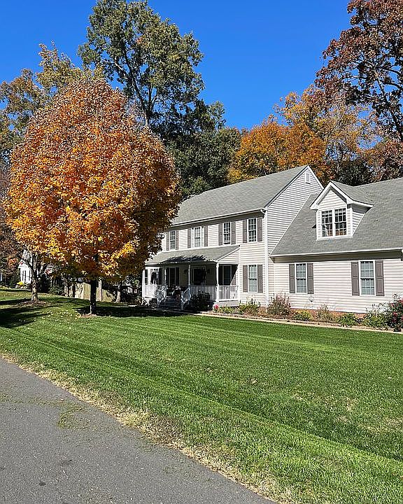 2nd image of 4420 Tweedsmuir Pl
