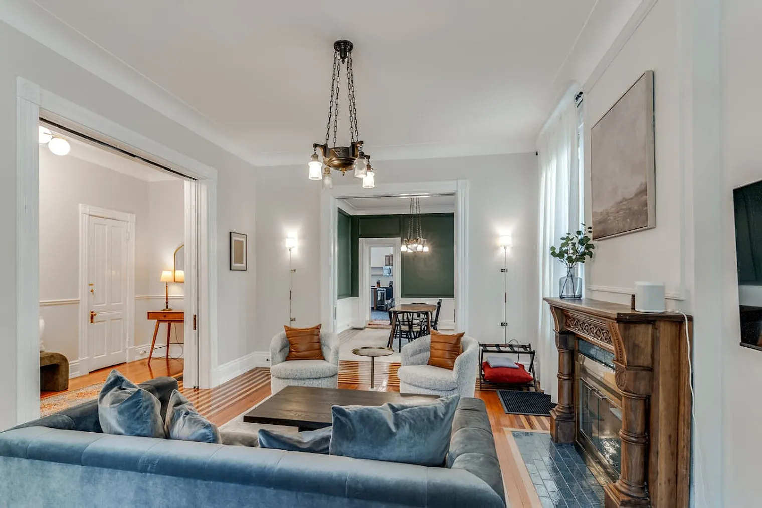 6 bed, 3.0 bath, 3390 sqft, $8,809 — Photo 1