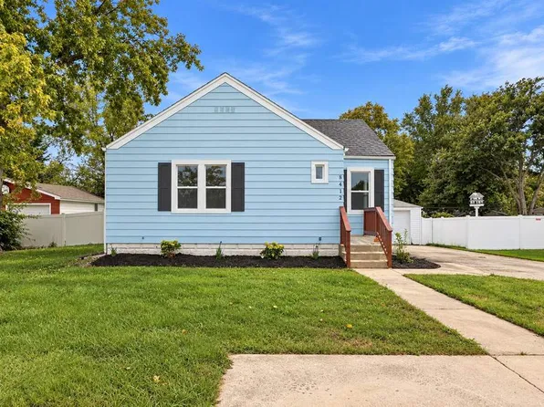 8412 W Taft St, Merrillville, IN 46410