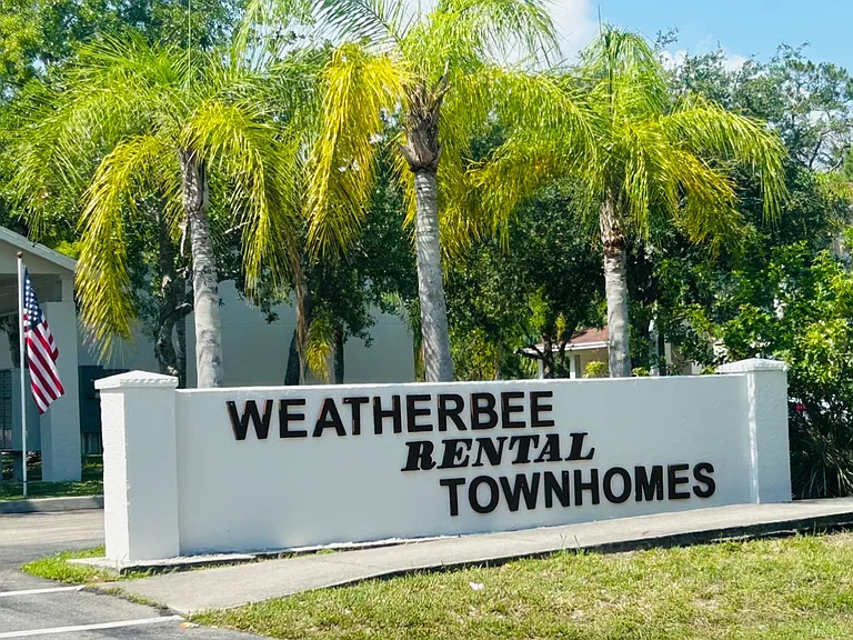 Weatherbee Townhomes — Photo 2