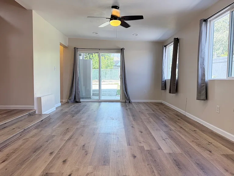 3082 Thurin Ave — Photo 12