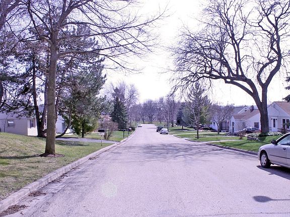 4th image of 270 N 112th St