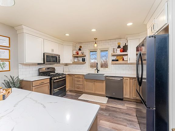 2nd image of 609 S Splitrock Blvd