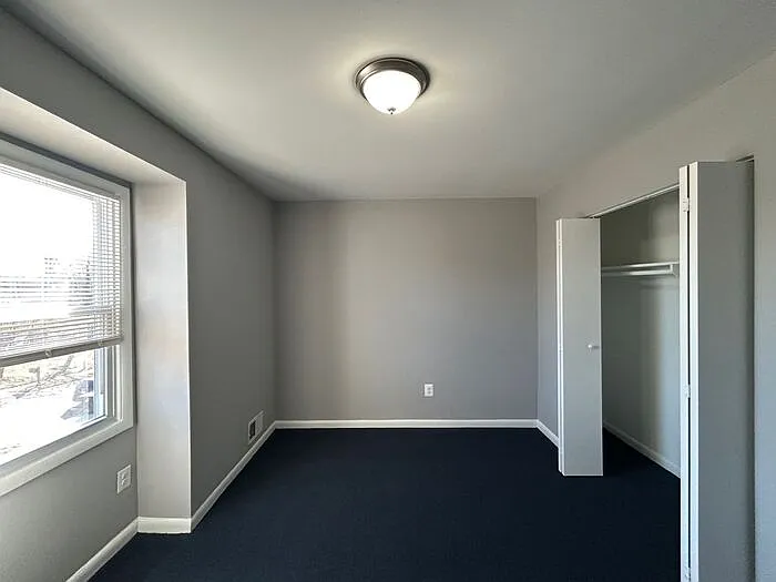 499 Berkshire Ct — Photo 6