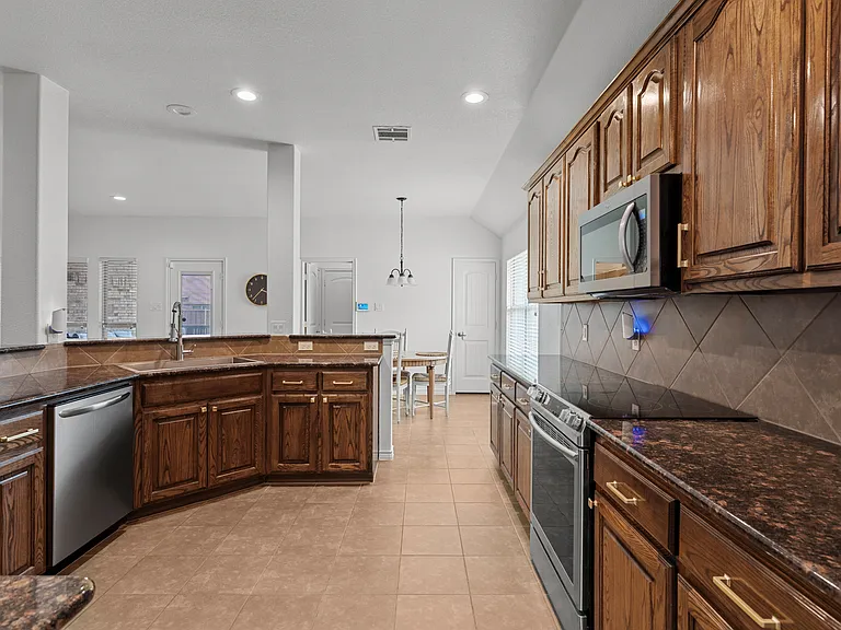 1024 Hidden Creek Dr — Photo 8