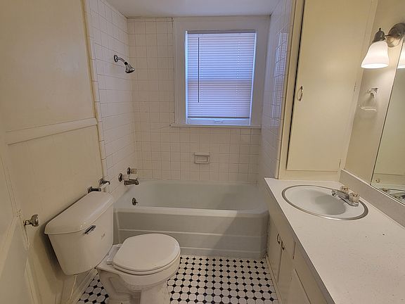 3rd image of 2119 NW 12th St