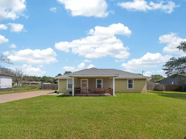 1054 Caroline Ln, Bullard, TX 75757