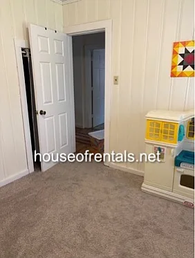 502 Onley St — Photo 8
