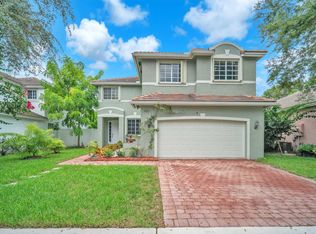 1977 NW 100th Way, Pembroke Pines, FL 33024