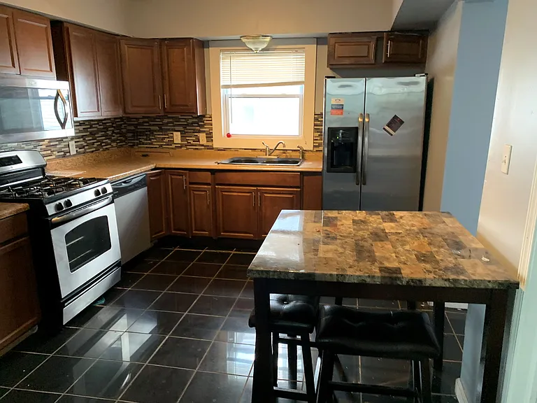 141 Lexington Ave #1 — Photo 7