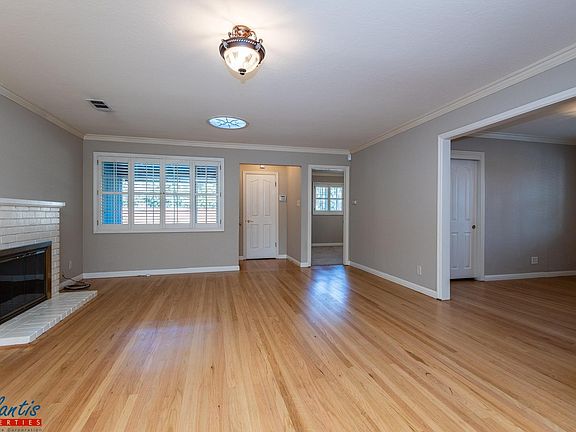4th image of 1462 Foxworthy Ave
