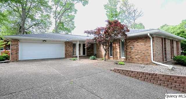 Home for Sale in Quincy, IL $189,000