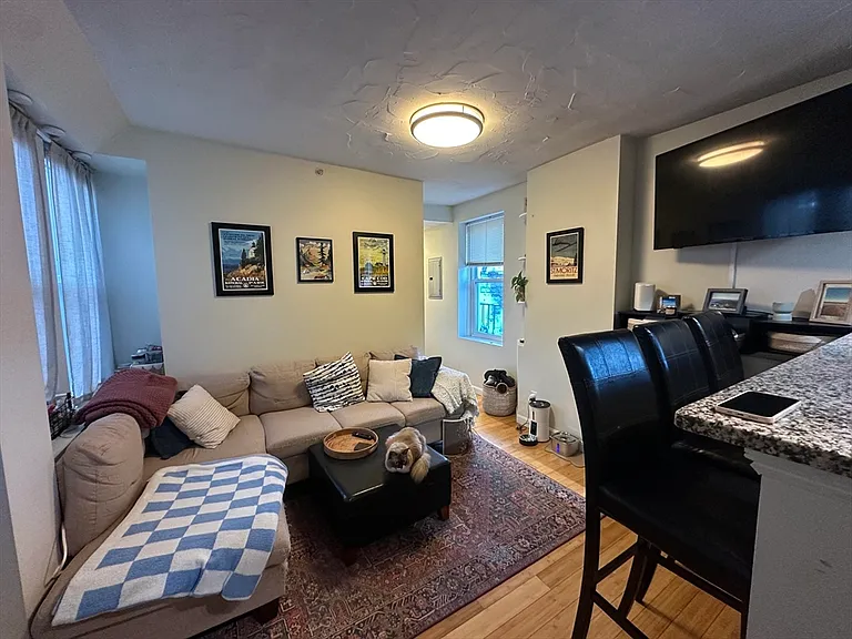 35 N Margin St #8 — Photo 3