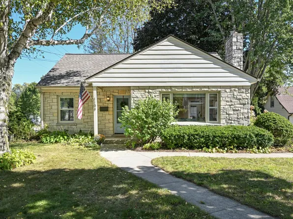 1104 9th AVENUE, Grafton, WI 53024