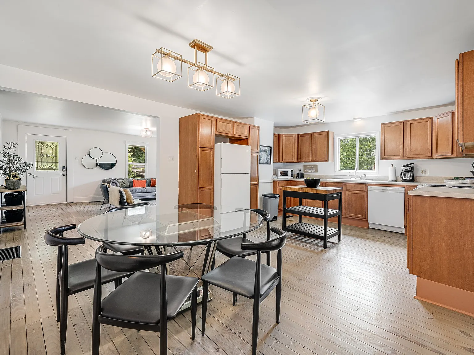 3 bed, 1680 sqft, $5,000 — Photo 3