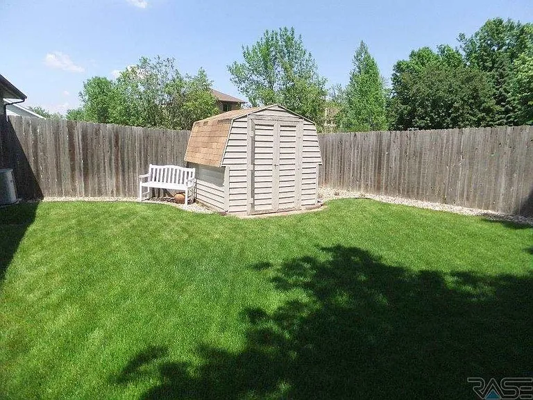 3610 S Kris Dr — Photo 3