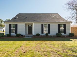 801 Madelyn St, Hahira, GA 31632