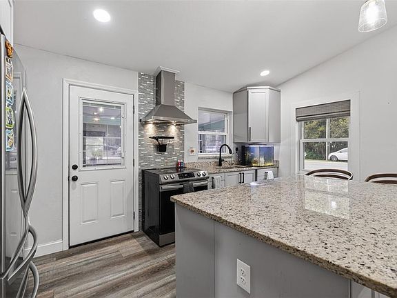 3rd image of 4430 Rummell Rd