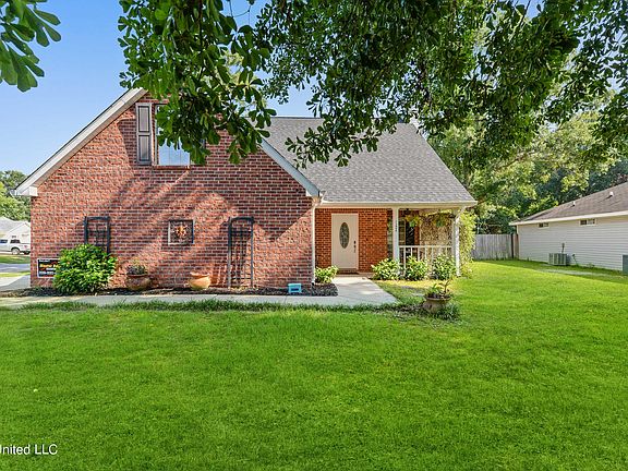 3rd image of 11808 Ravenwood Pl
