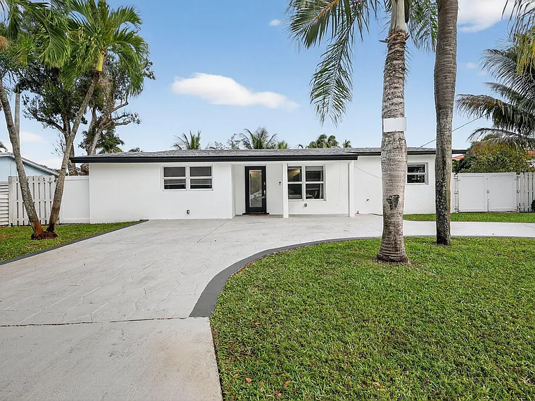 4540 SW 28th Ter — Photo 4