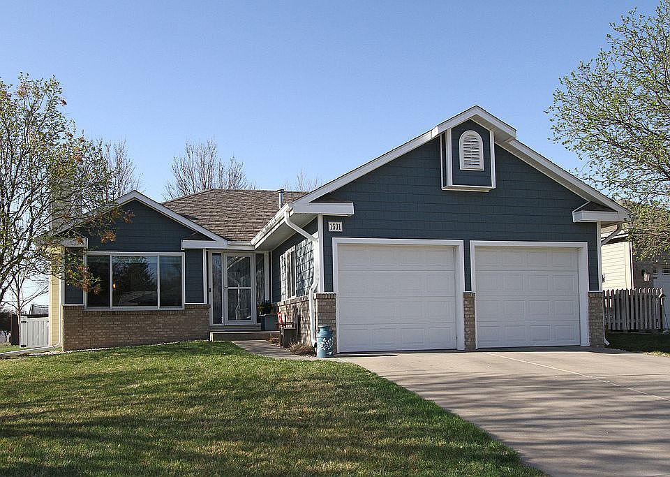 1st image of 1501 W Lake Ct